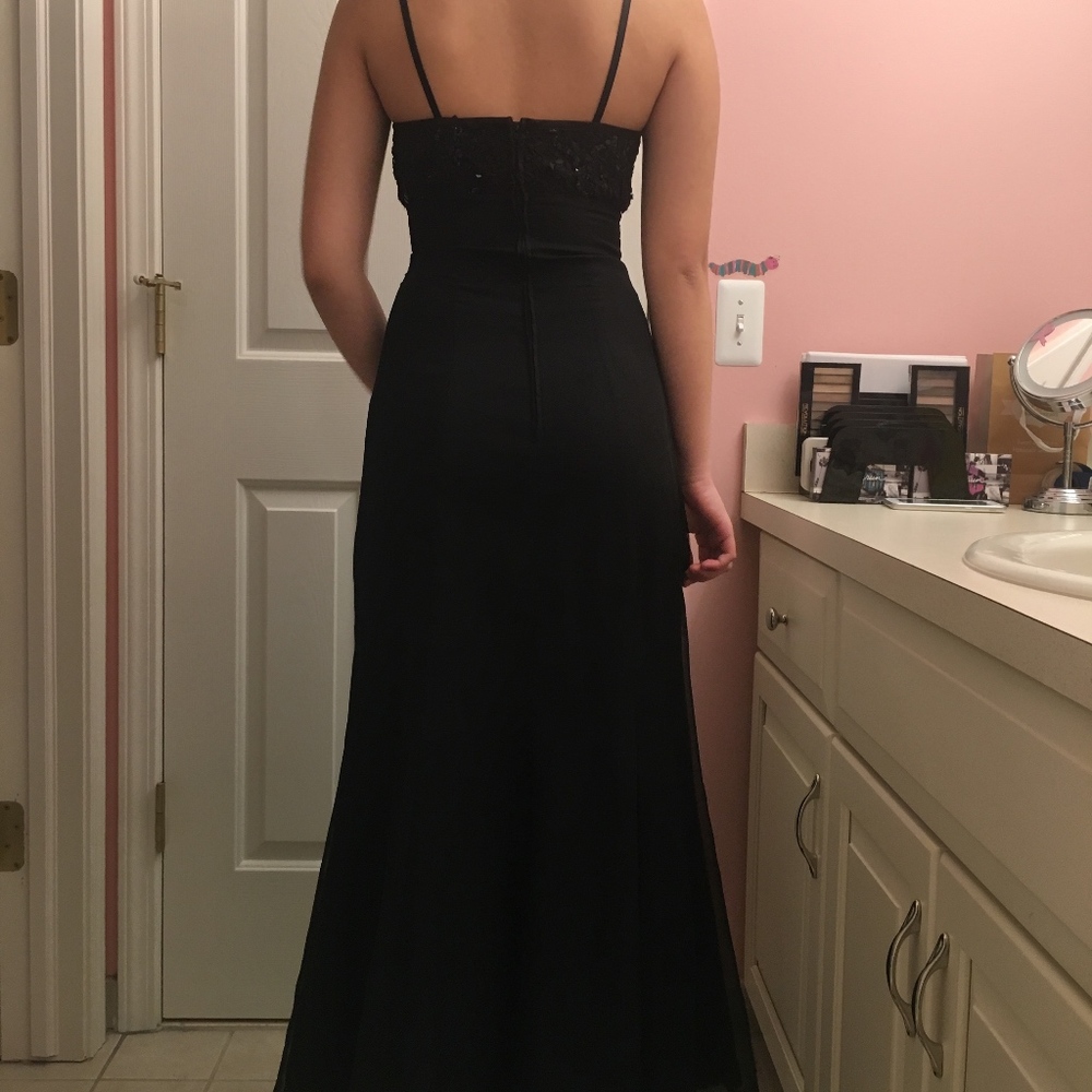 PROM BLACK DRESS - Picture 4 of 8